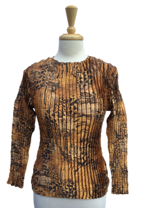 33 Long-sleeve crinkle top with checkered mixed animal prints. Made in France