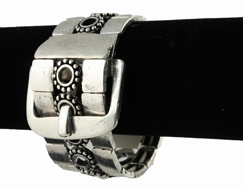 B0626 - Metal Bracelet With Buckle Clasp