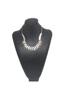 NY - Fashion Necklace with Fringed/Toothed Pendant Design