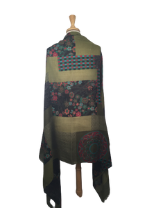 PA10 - Scarf with Multicolored Quilted Pattern