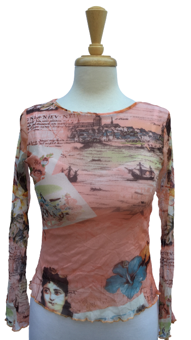 Crinkle 25 - Long-sleeve top with Hawaiian travel print.  Made in France.