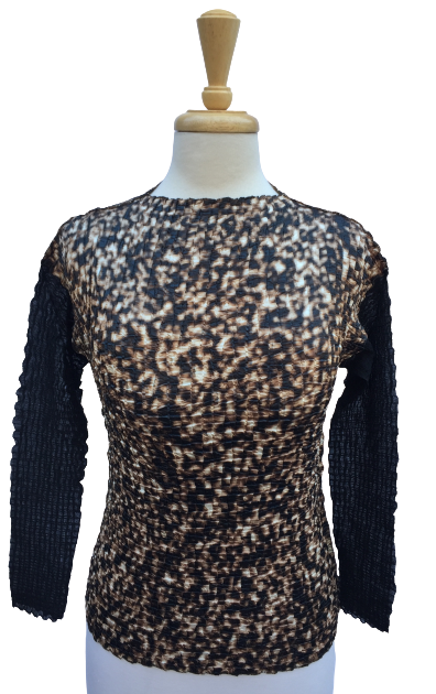 Crinkle 26 Long-sleeve crinkle top with artsy print and contrasting black sleeves.  Made in France.